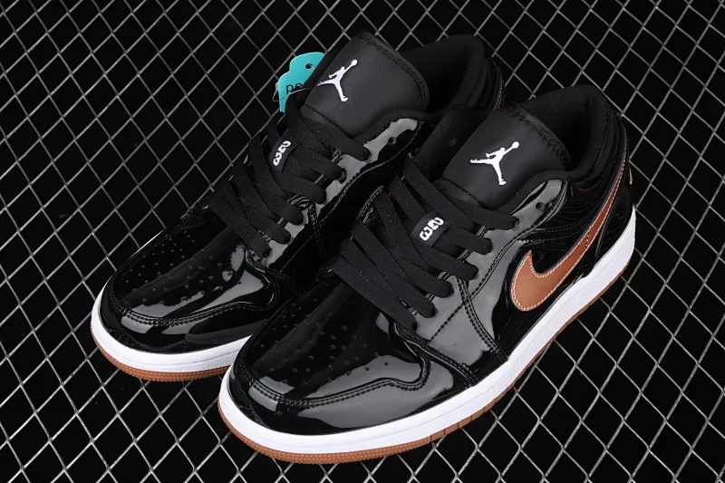 All categories Air Jordan Jordan series basketball shoes Air Jordan 1 Low New version Air Jordan 1 Low AJ1 Joe 1 low-top patent leather black gold cultural and leisure sports sneakers 554723-032